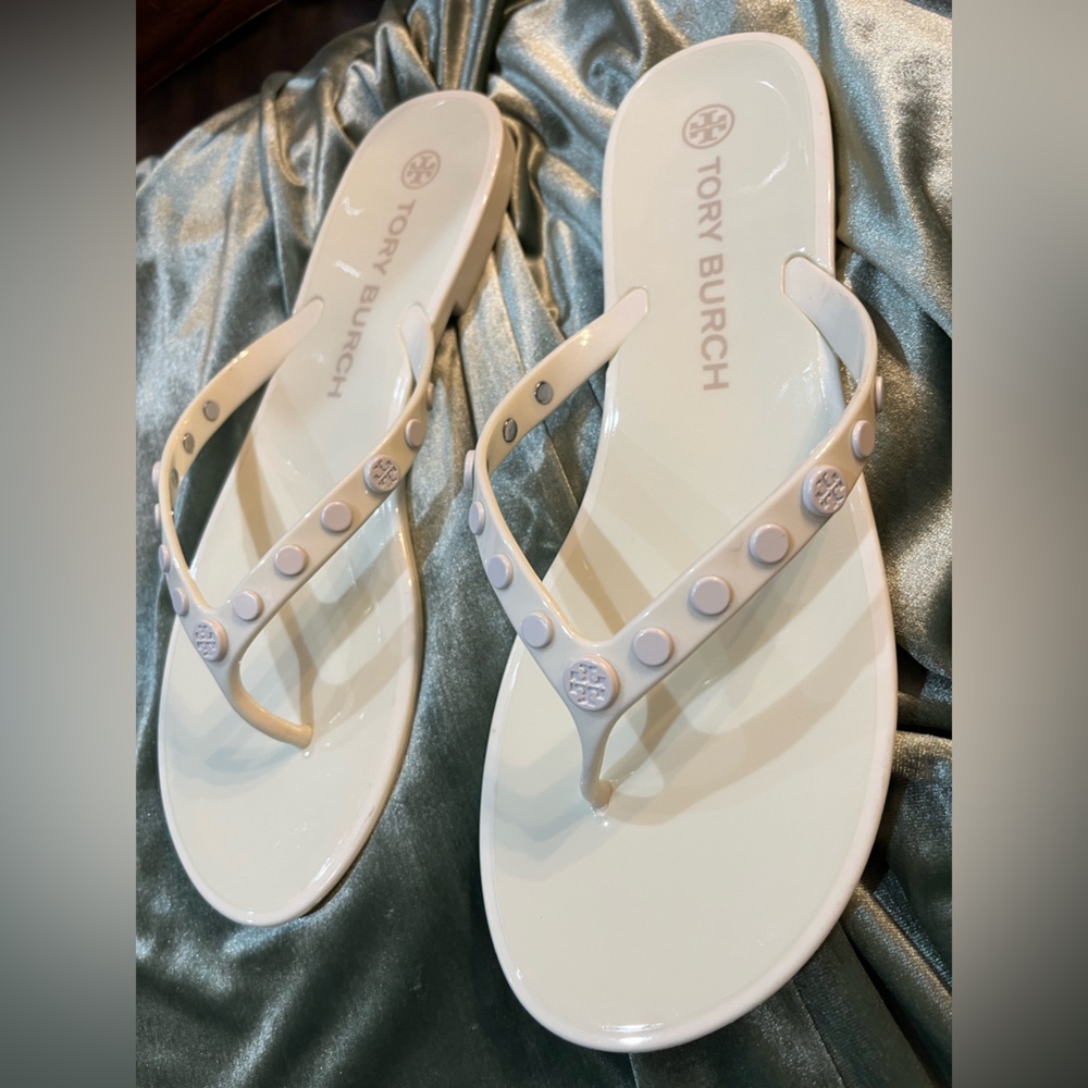 Tory Burch Studded Logo Jelly New Ivory
Thong Flip Flop Sandals